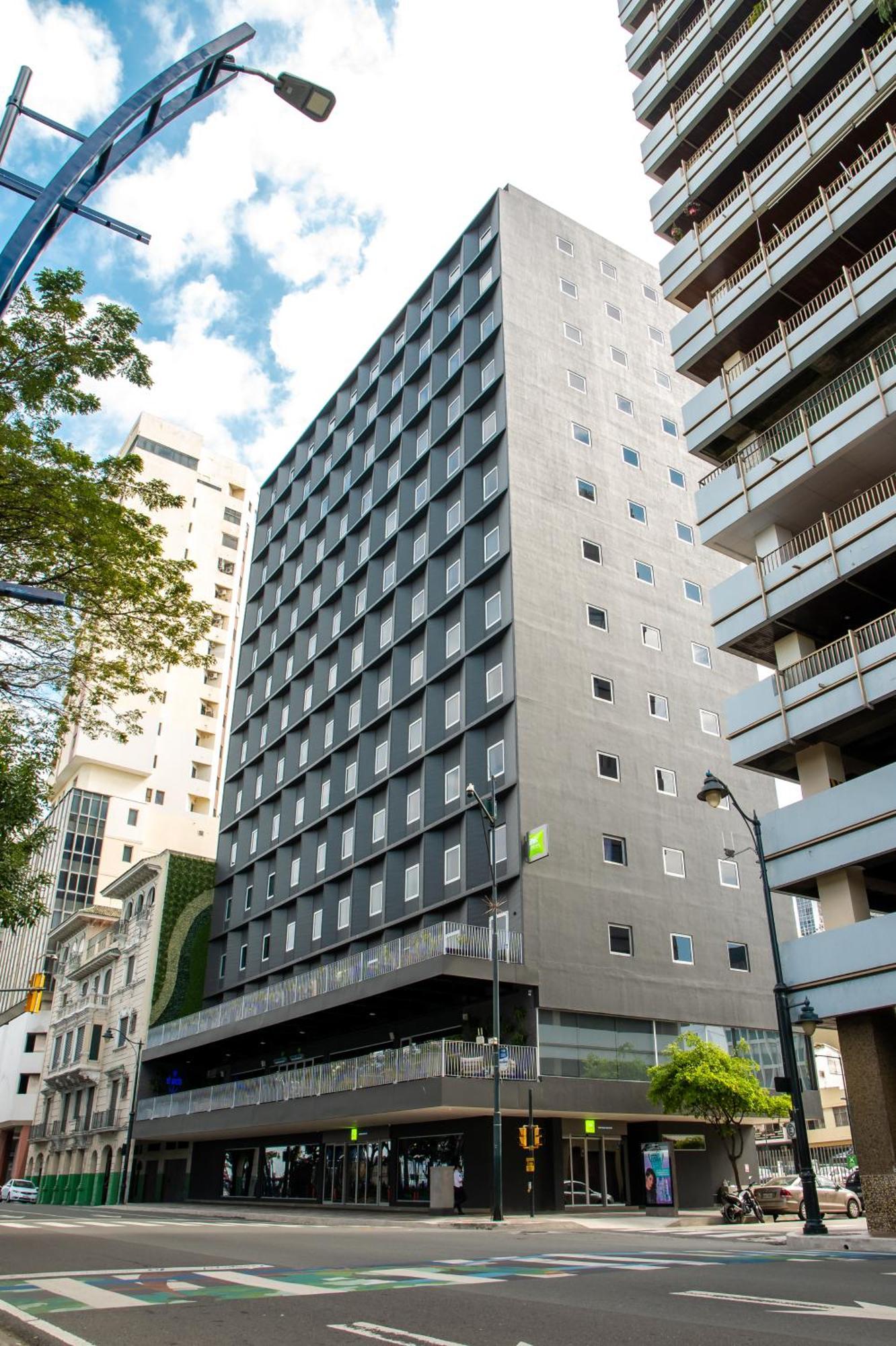 Ibis Styles El Malecon Hotel 4*